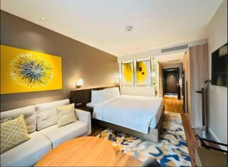 Novotel Rockwell View Hotel Residences - 7