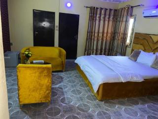 AY Hotel Reloaded - 1