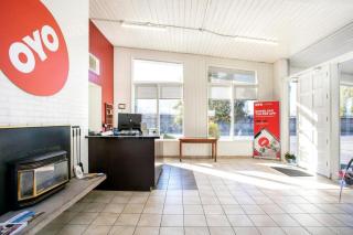OYO Hotel Kalama - 9