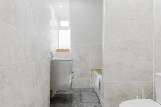 Bright 2BD Maisonette - Kennington! - 2