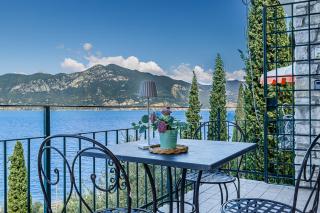Panoramic Lake View Apartments with Pool & Breakfast - 1