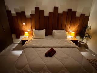 Warmwood Designer 2BHK- Rooftop pool, Self checkin - 6