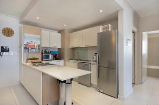 Beachfront Apt Kite Beach with Table Mtn View Horizon Bay 501 - 2