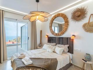 Rhythm of Andalusia –2 Bed Apartment with Sea View - 0