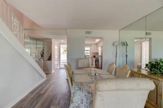 Sandal Sand Cottages on Beach - 6