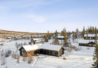 Moderne storhytte med 5 soverom og 3 bad - 0