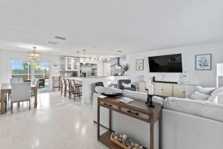 Sandcastle Harbor Pool & FirePit Steps to the Beach - 8