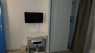1 chambre meublé avec cuisine privé salle de bain partagé métro 7 la Courneuve remise de clé entre 11H et 14H - 2