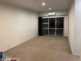 Entire 2BR Apartment, Onehunga, Easy Check-In - 1