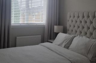 3 bedroom Sleeps 6 free parking - 9