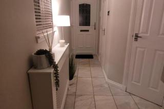 3 bedroom Sleeps 6 free parking - 8