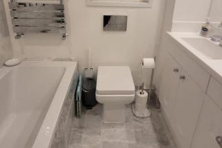 3 bedroom Sleeps 6 free parking - 4