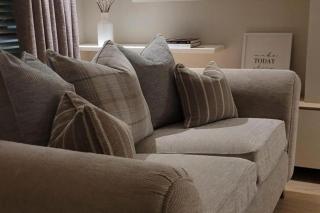 3 bedroom Sleeps 6 free parking - 1