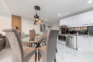 Beautiful 3 bed apartment with sea views Horizon Bay 502 - 1