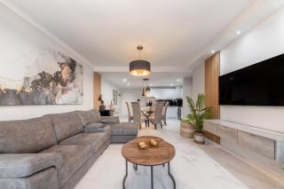 Beautiful 3 bed apartment with sea views Horizon Bay 502 - 3