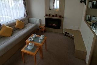 3 Bed Sleeps 6 Parking - Rhyl - 3