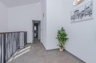 Villa LaLuna with heated pool - 3