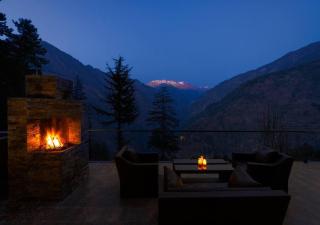 SaffronStays Hillstation Over Tirthan Valley - 1