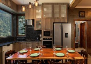 SaffronStays Hillstation Over Tirthan Valley - 2