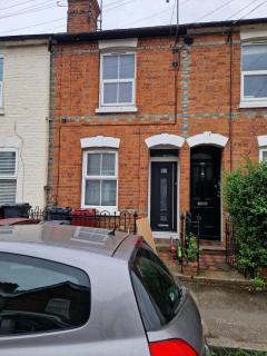 Entire house in the heart of Reading for contractors and short term breaks - 7
