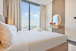 STAY BY LATINEM Luxury 2BR Holiday Home CB 1215 Near Burj Khalifa - 1