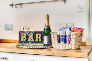 Hackney vibes 2 bed with garden - Moffat - 3