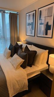 Luxe and Modern 1BR Unit in BGC - 4