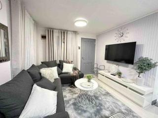 3BR Home Near Clark Airport-Private Pool-Parking-Kitchen-Hi Speed WiFi and Entertainment - 0