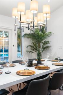 SdaleTreehouse Pool Gameroom Firepit - 6