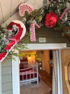 2 - Country cabin Bliss, cosy quiet romantic getaway! - 9