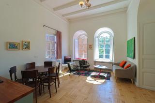 Charming 2BR Apt in Old Tbilisi - 5