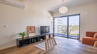 Soft Modern Flat With Pool & Gym by LovelyStay - 1