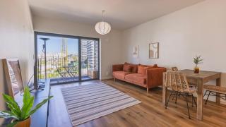Soft Modern Flat With Pool & Gym by LovelyStay - 8