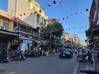 Vibrant Street View - 8