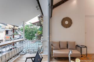 Vibrant Street View - 1