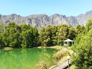 La Jolie Dauphine Guest House - 1