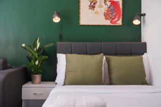 Modern Boutique Studio - HYDE PARK - 1