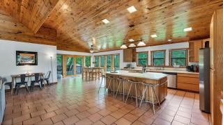 Shangrila - peaceful getaway on Lake McQueeney - 8