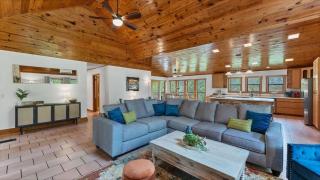 Shangrila - peaceful getaway on Lake McQueeney - 1