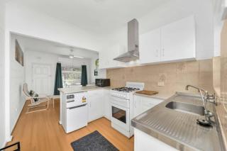 50 Metres from Beach! Seabreeze at Glenelg North - 1