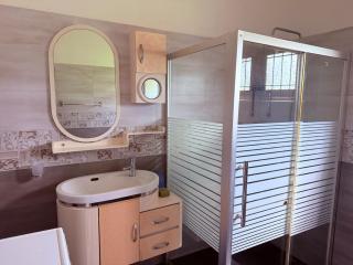 EliannaTransit Villa 10 Min from Bandaranaike Airport, Fully Furnished 1- Bedroom with AC & Kitchen - 3