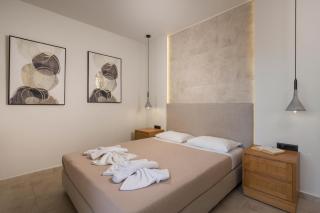 Petritos Rooms and Studios - 2