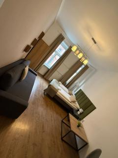 Modern 1BR Apartment Near Schönbrunn & Westbahnhof - 6