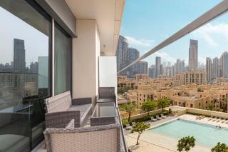 Lux apartment with full Burj View - 5 min walk to Dubai Mall - 5