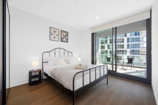 AccorView Luxury 1BR Suite Pool Gym Parking - 5