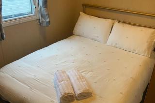 Seaside Retreat-Sleeps 8-Free Parking - 3