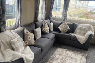 Seaside Retreat-Sleeps 8-Free Parking - 2