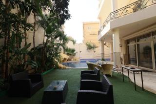 Spacious Apartment With Private Pool & Garden - 0