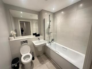40 percent OFF Monthly Stays 2 Bed Modern Apartment near Piccadilly - Parking - Fast WiFi - 2