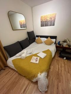 Central Cozy House with private Balcony - 4